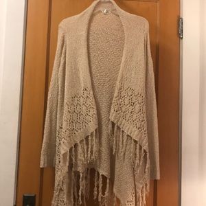 🌻Fringe tasseled shawl style sweater 🌻